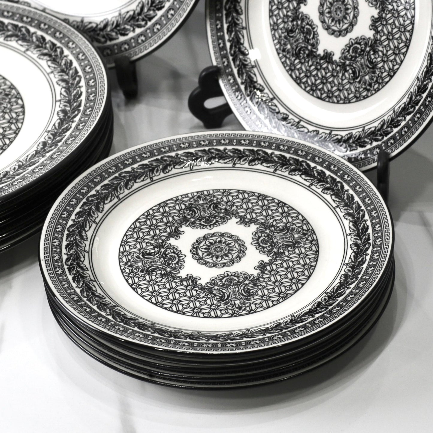Elegant 18-Piece Black and White Porcelain Plates Set