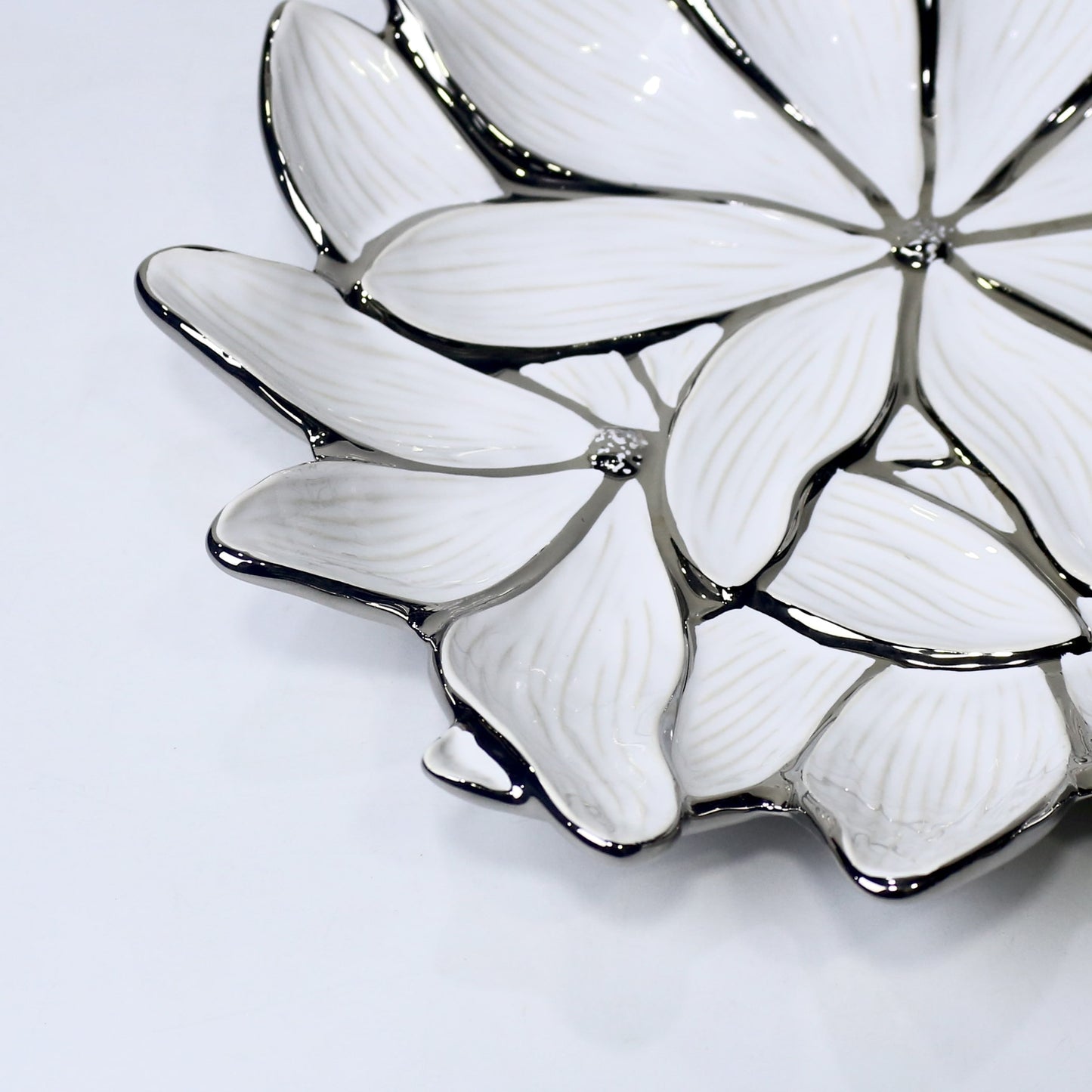 Petal Design Ceramic Bowl – 13.25" Decorative Fruit or Snack Dish | Gold & Silver Finish