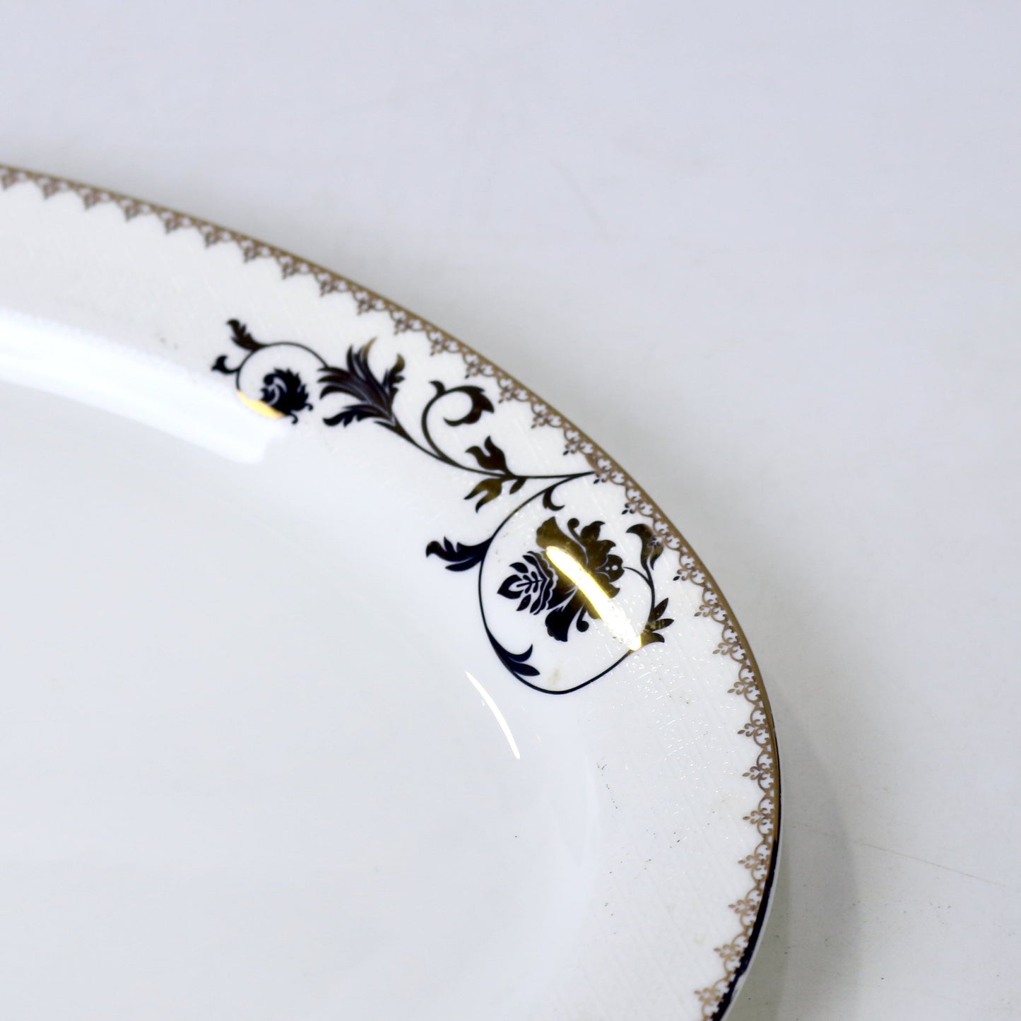 14 Inch Porcelain Bone China Oval Serving Dish – Durable & Elegant Design