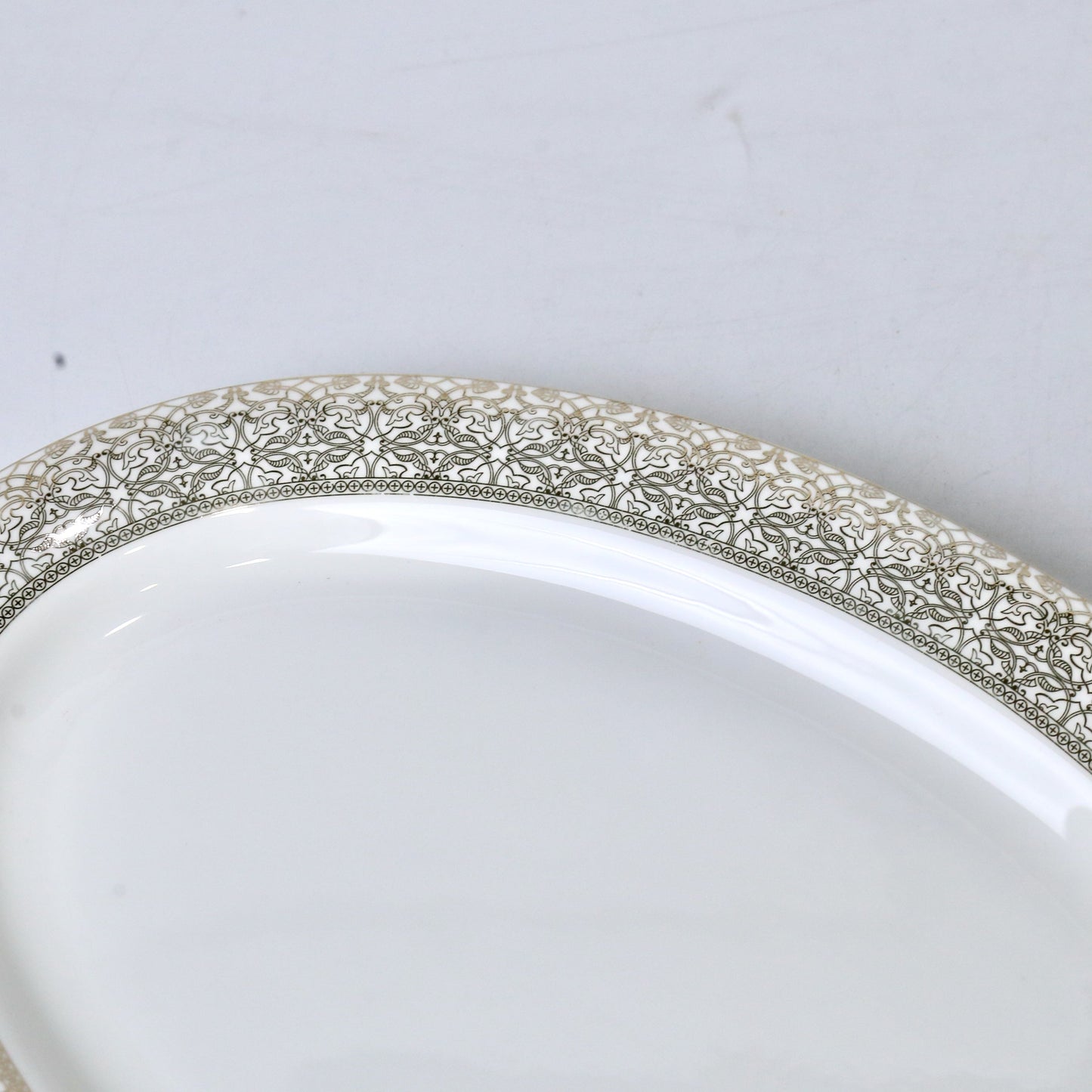14 Inch Porcelain Bone China Oval Serving Dish – Durable & Elegant Design