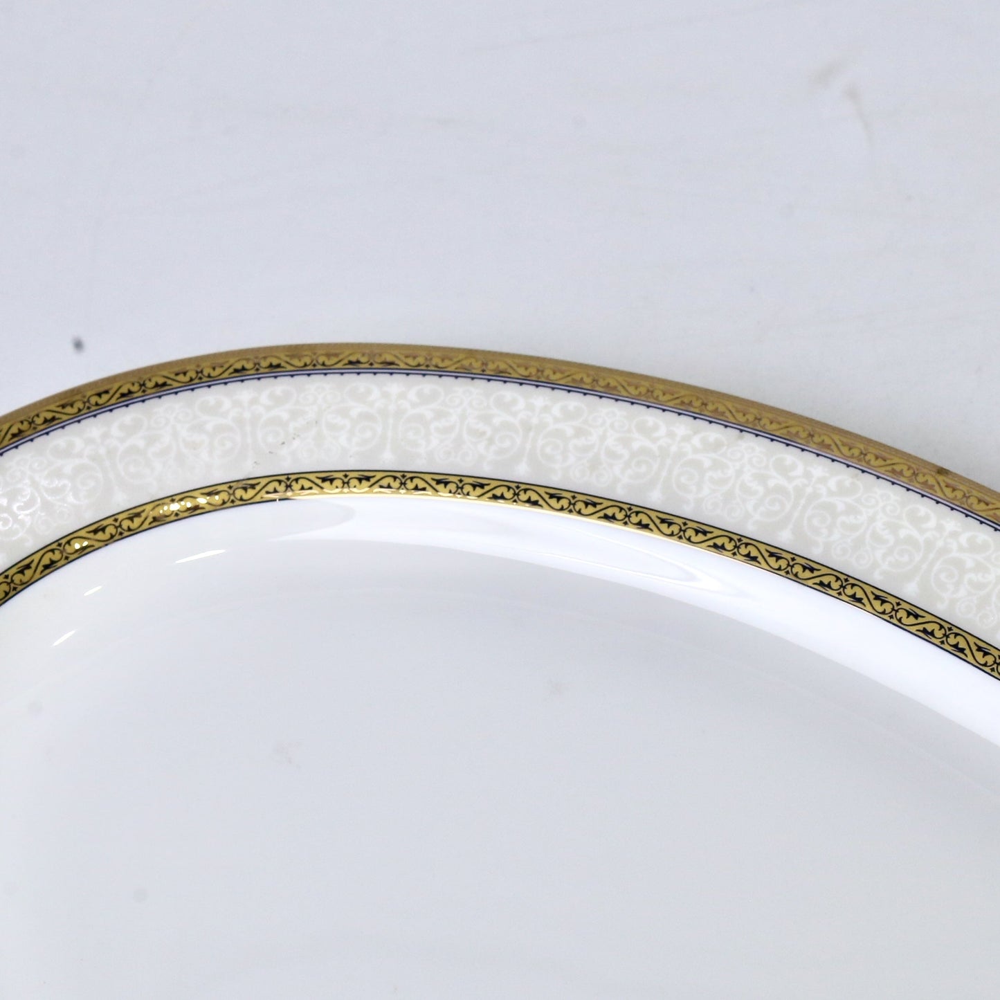 14 Inch Porcelain Bone China Oval Serving Dish – Durable & Elegant Design