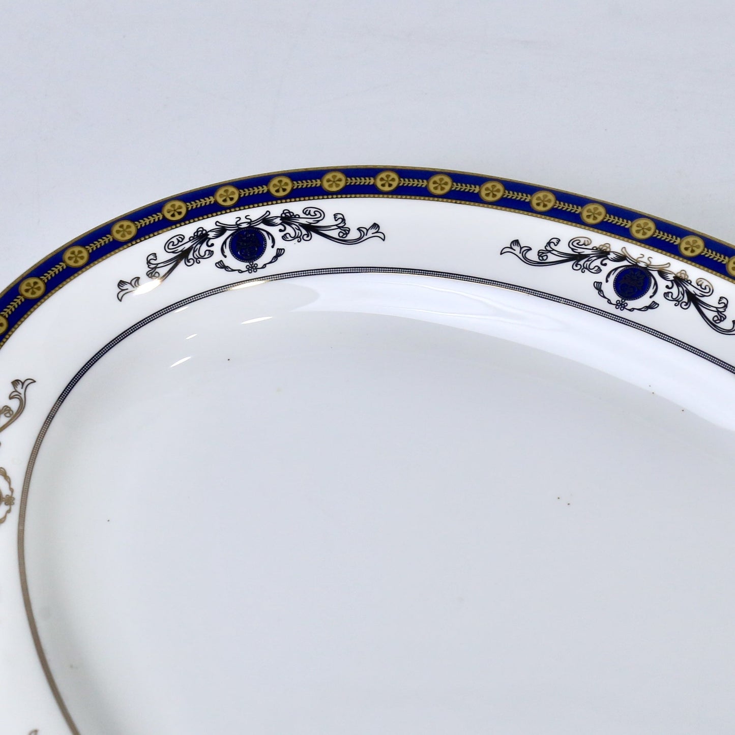 14 Inch Porcelain Bone China Oval Serving Dish – Durable & Elegant Design