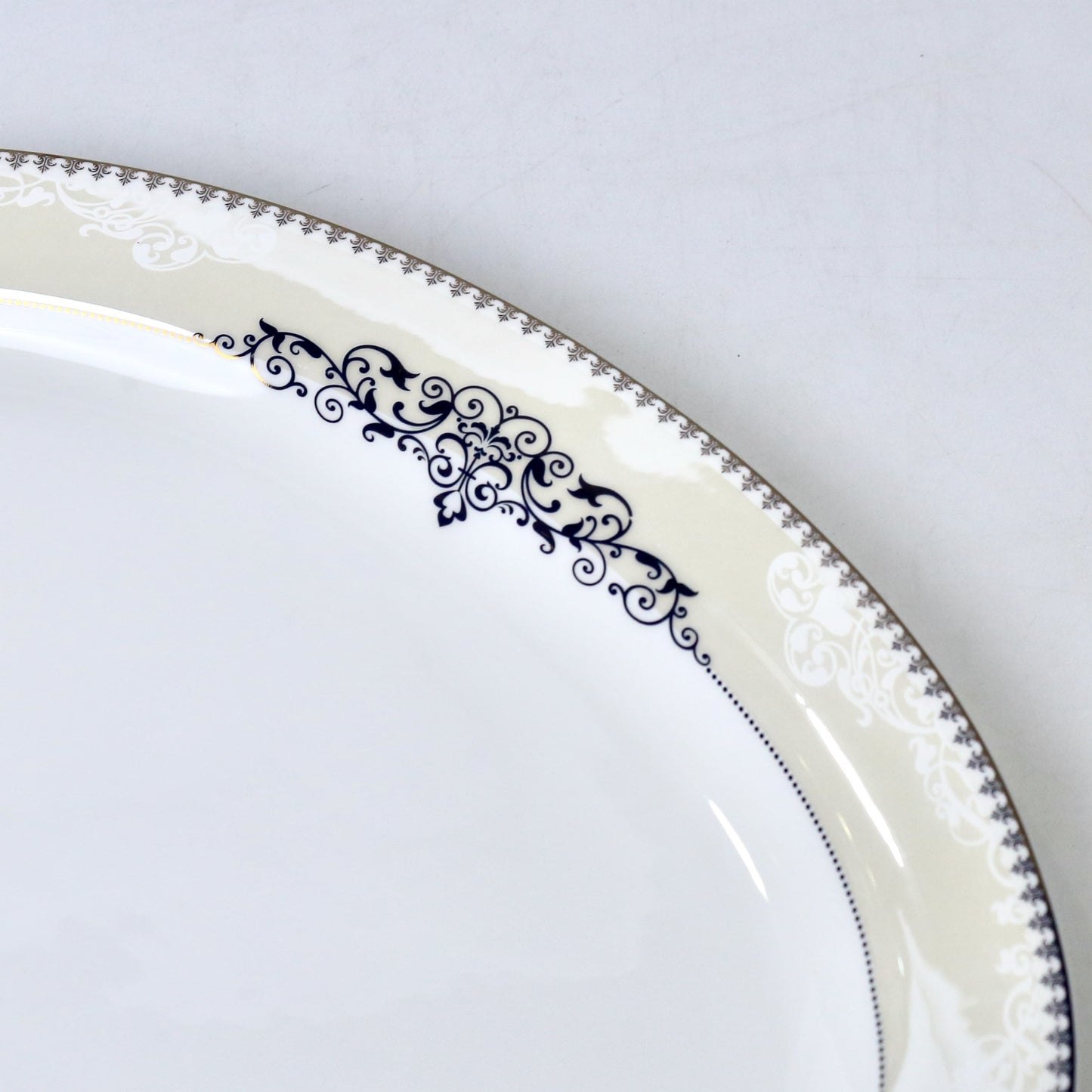 14 Inch Porcelain Bone China Oval Serving Dish – Durable & Elegant Design