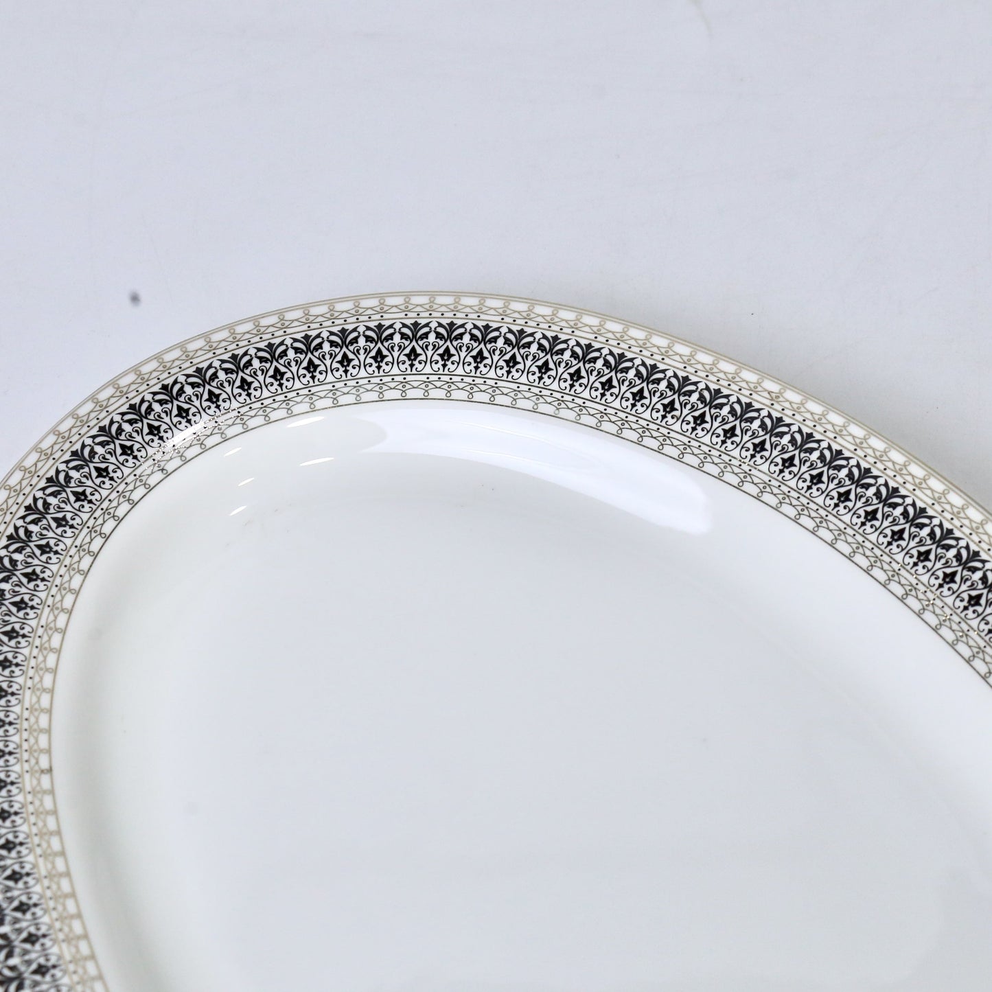 14 Inch Porcelain Bone China Oval Serving Dish – Durable & Elegant Design