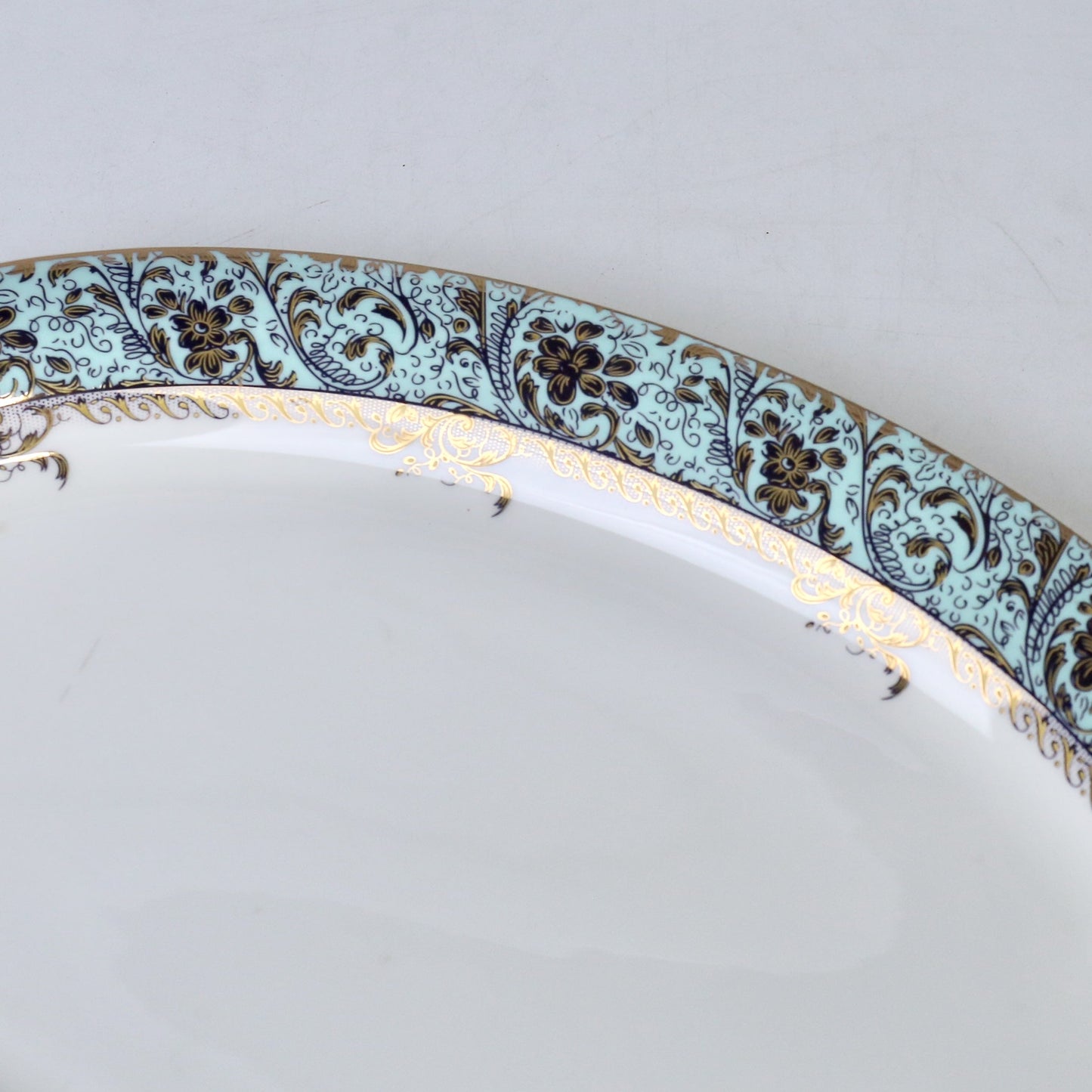 14 Inch Porcelain Bone China Oval Serving Dish – Durable & Elegant Design