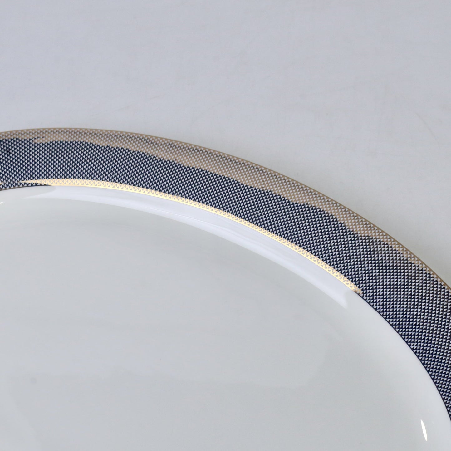 14 Inch Porcelain Bone China Oval Serving Dish – Durable & Elegant Design