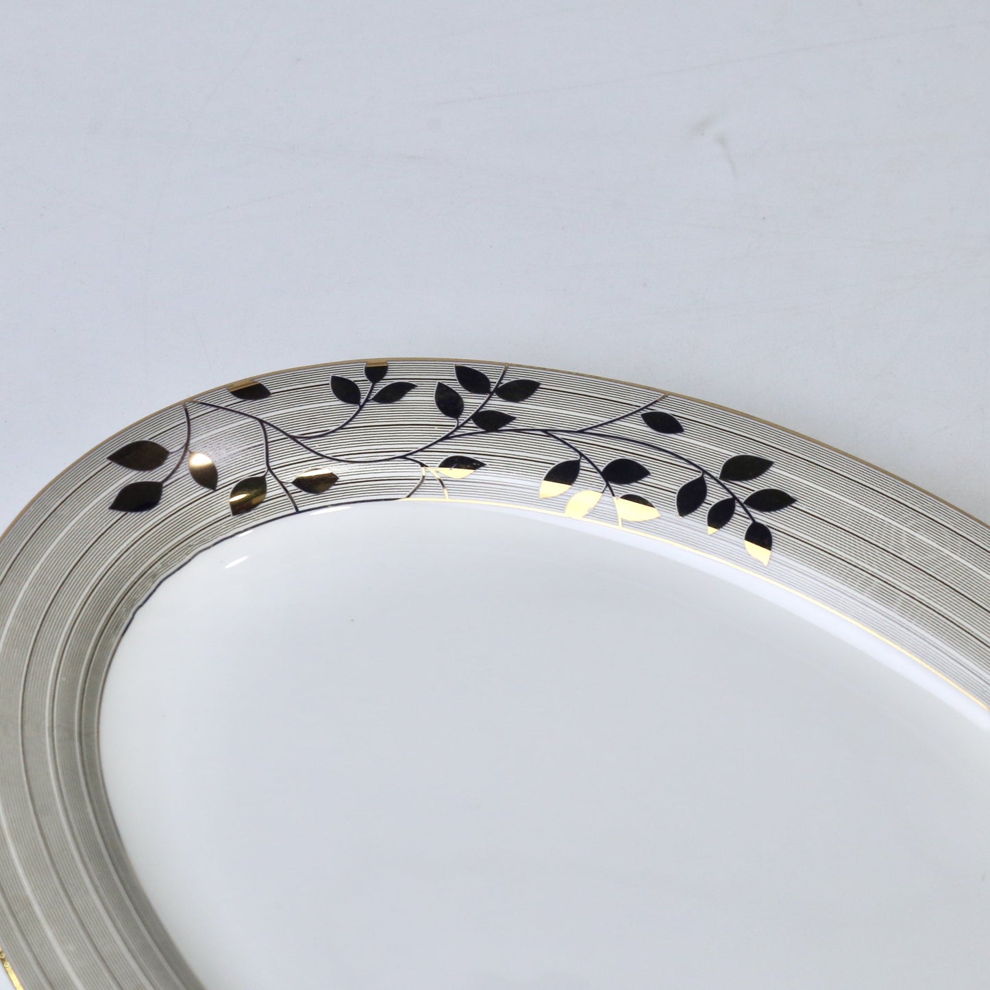 14 Inch Porcelain Bone China Oval Serving Dish – Durable & Elegant Design