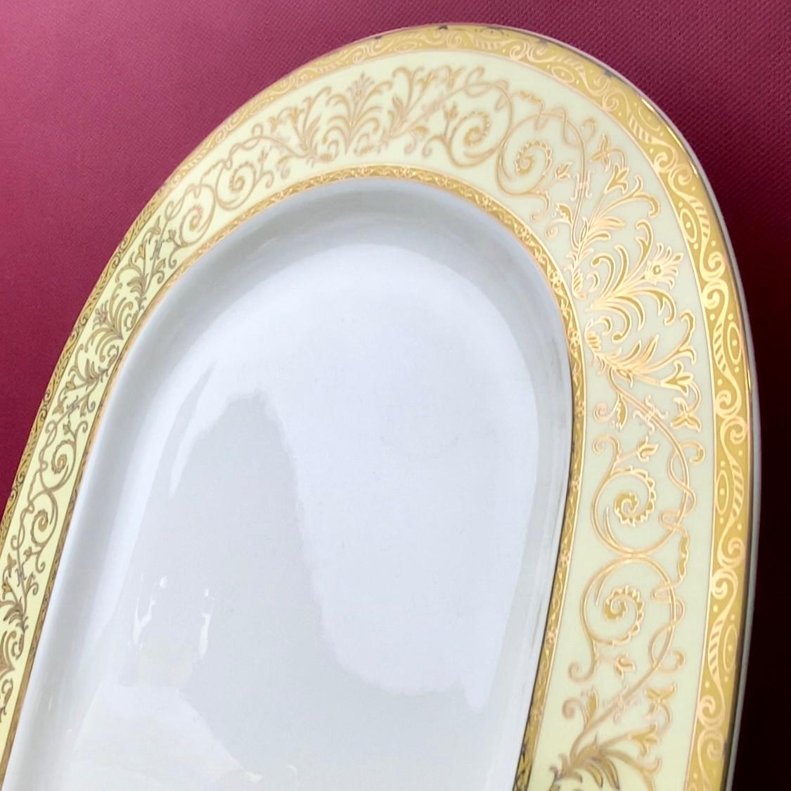 Elegant 61-Piece Dinner Set - Luxury Tableware Collection