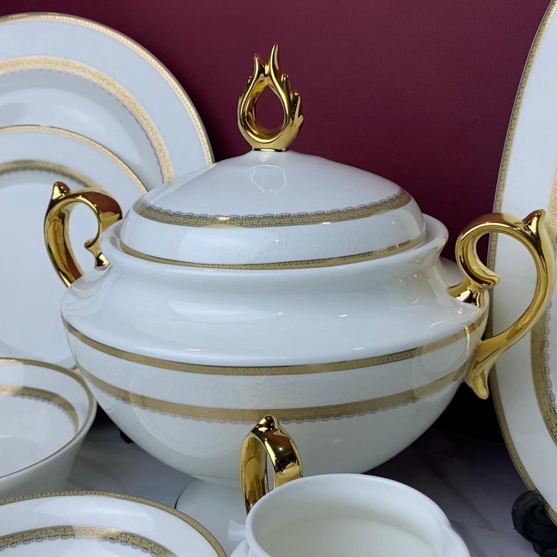 Luxurious 61-Piece White & Gold Bone China Dinner Set – Elegant Fine Tableware