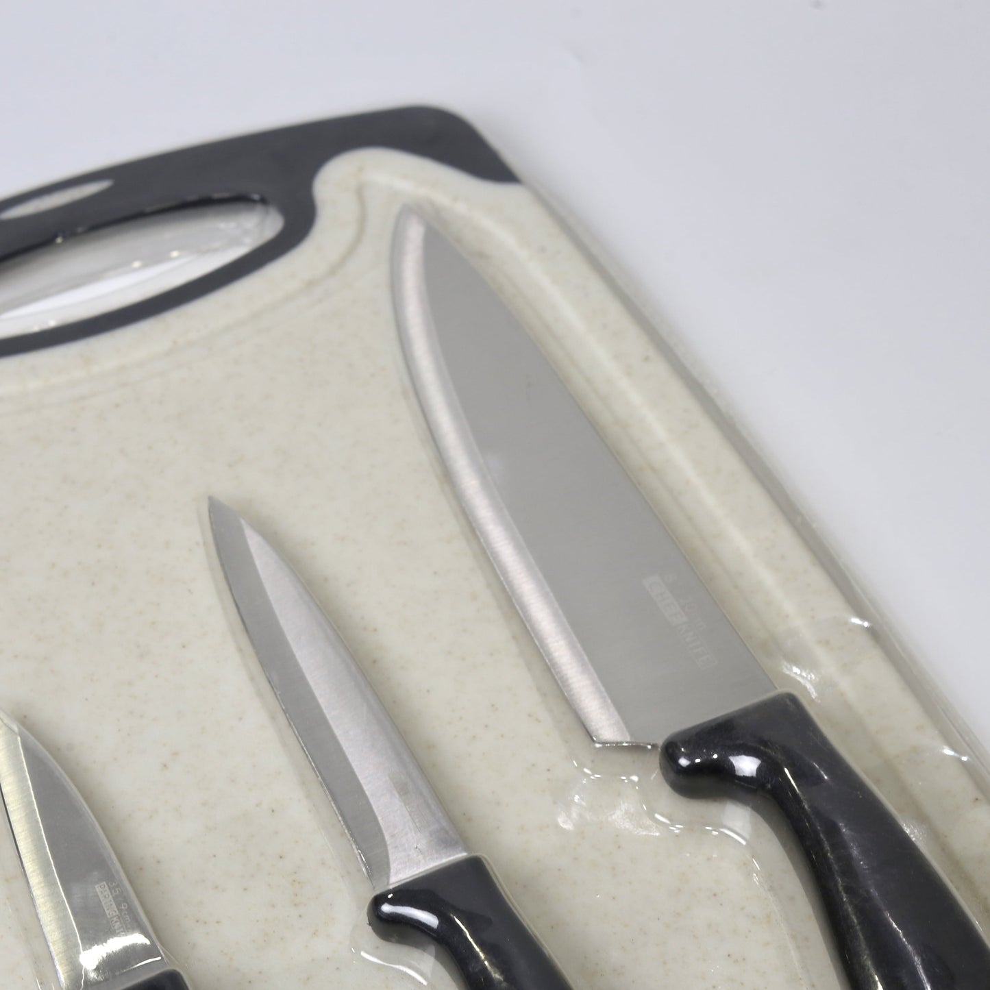 4-Piece Knife Set with Cutting Board – 3 Stainless Steel Knives in Varying Sizes + Chopping Board