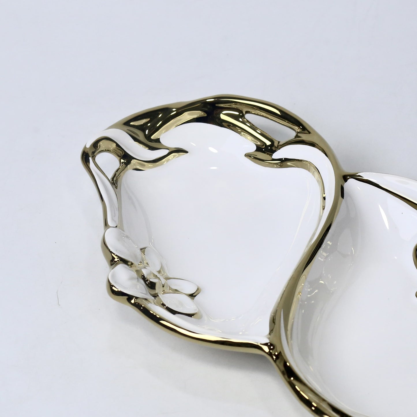 Elegant Dual-Compartment Ceramic Platter – Silver & Golden | Imperial Nest