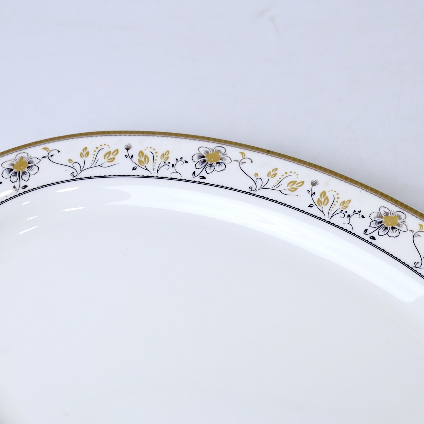 14 Inch Porcelain Bone China Oval Serving Dish – Durable & Elegant Design