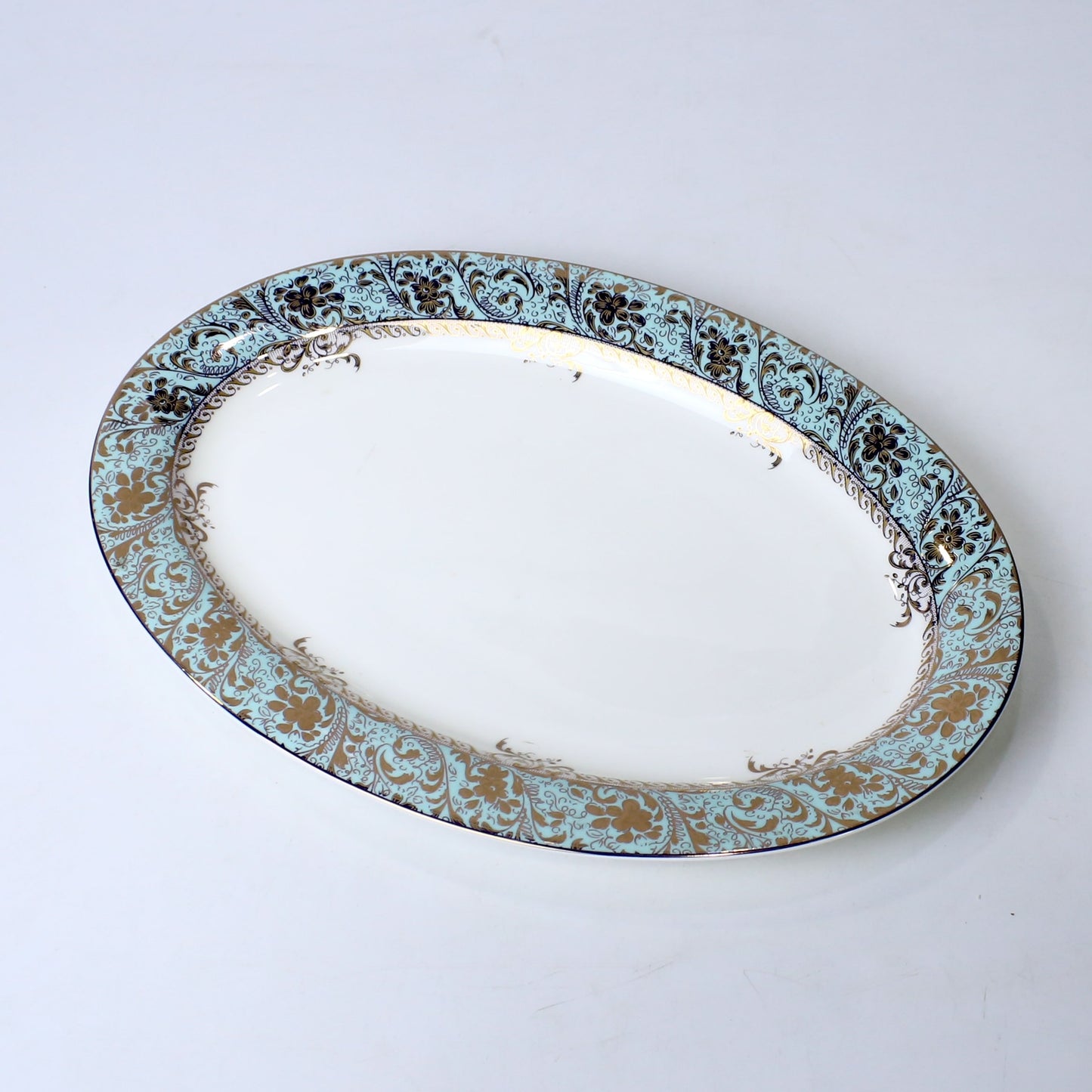 14 Inch Porcelain Bone China Oval Serving Dish – Durable & Elegant Design