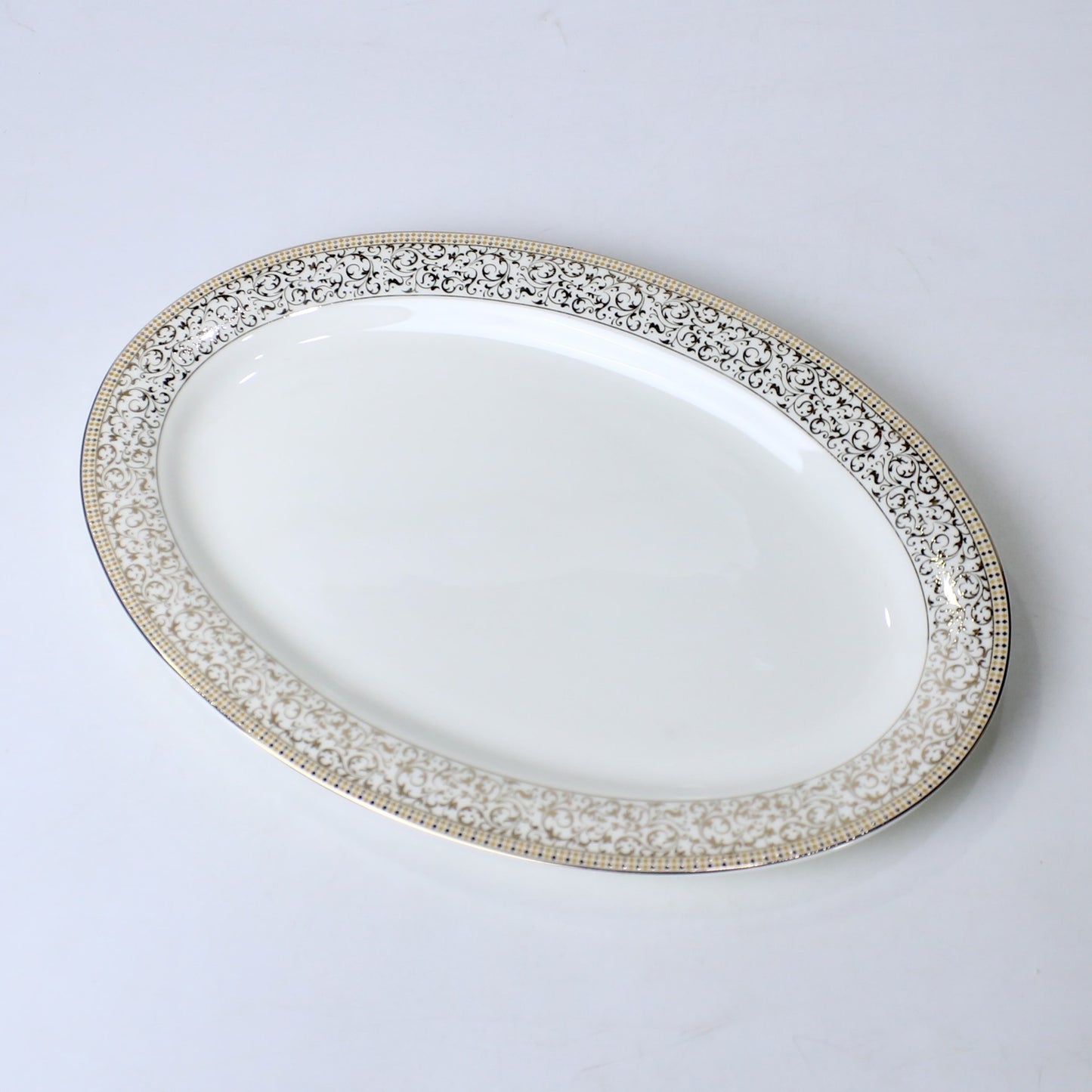 14 Inch Porcelain Bone China Oval Serving Dish – Durable & Elegant Design