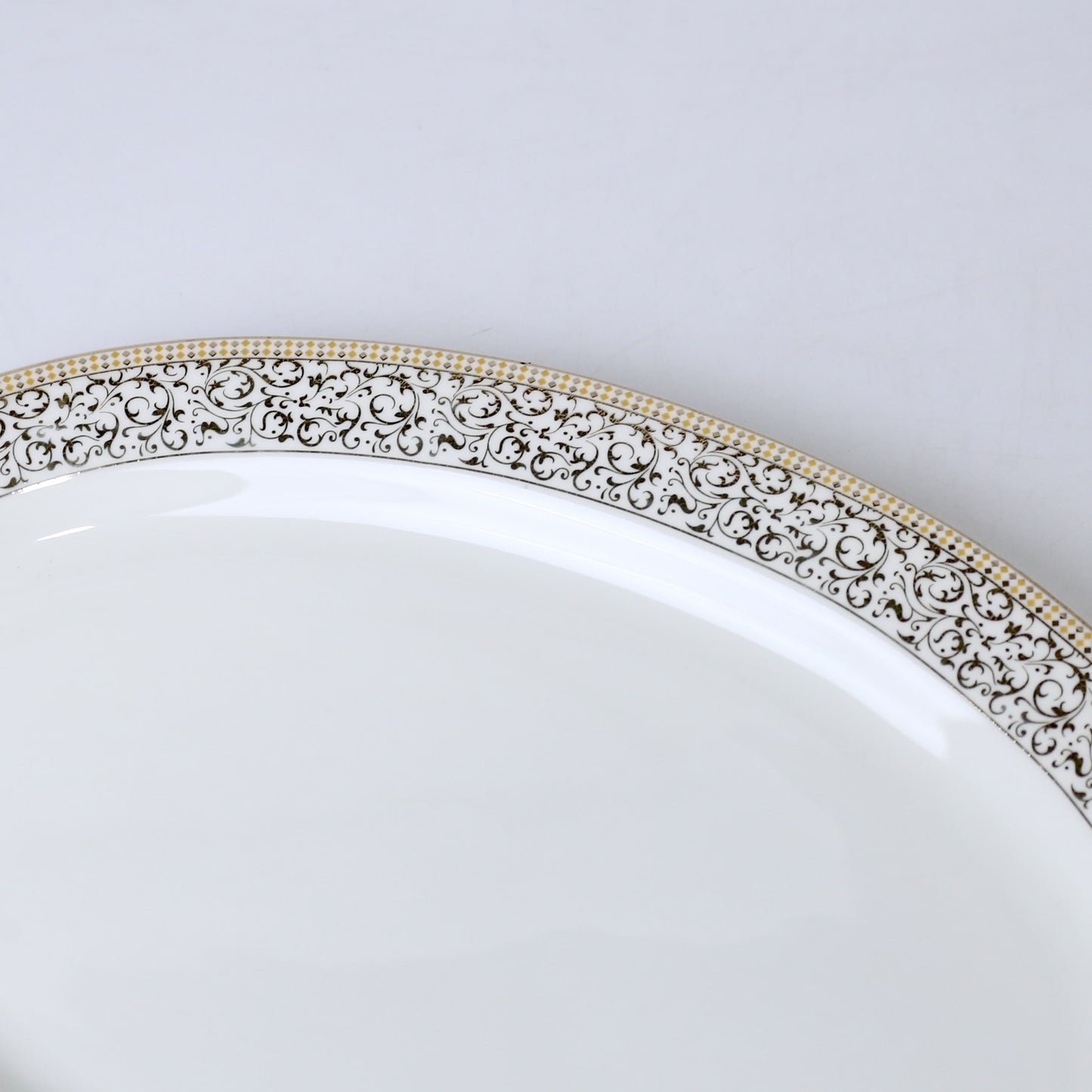 14 Inch Porcelain Bone China Oval Serving Dish – Durable & Elegant Design