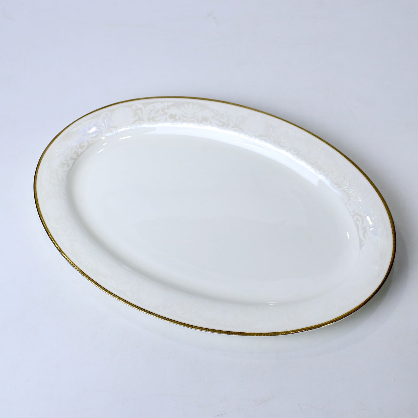 14 Inch Porcelain Bone China Oval Serving Dish – Durable & Elegant Design