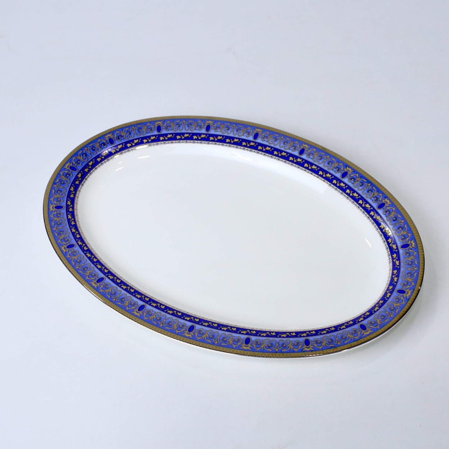 14 Inch Porcelain Bone China Oval Serving Dish – Durable & Elegant Design