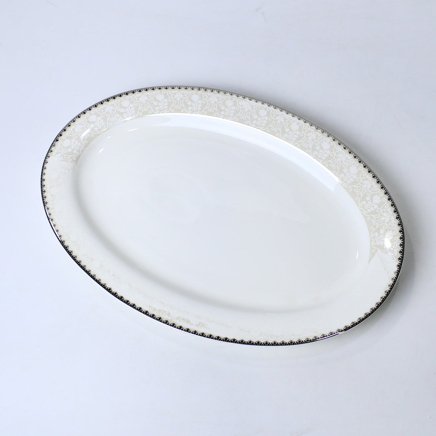 14 Inch Porcelain Bone China Oval Serving Dish – Durable & Elegant Design